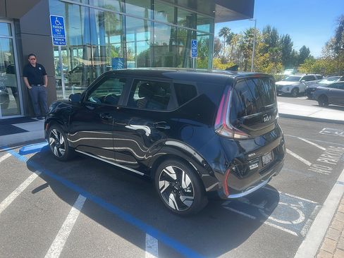 Used 2023 Kia Soul GT-Line w/ GT-Line Technology Package FWD image 4