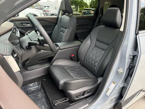 Certified 2023 Nissan Rogue Platinum w/ Platinum Premium Package FWD image 32