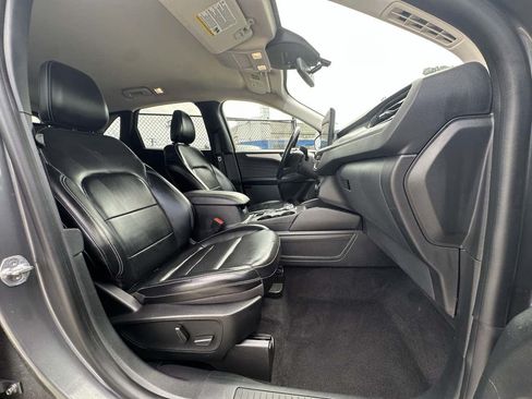 Used 2023 Ford Escape Platinum AWD/4WD image 27