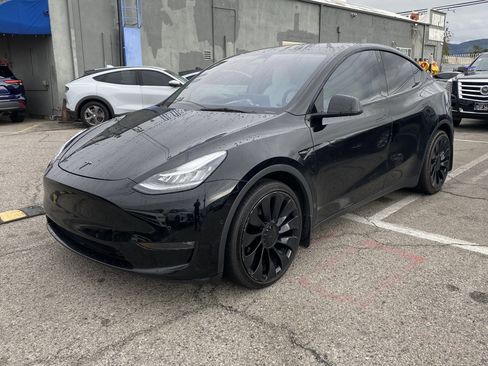 Used 2021 Tesla Model Y Long Range image 2