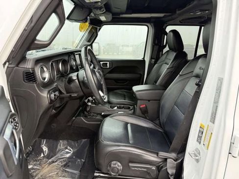Used 2021 Jeep Wrangler Unlimited Sahara AWD/4WD image 13