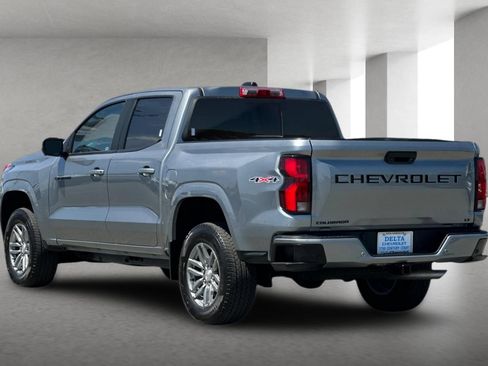Used 2024 Chevrolet Colorado LT w/ LT Convenience Package III AWD/4WD image 6