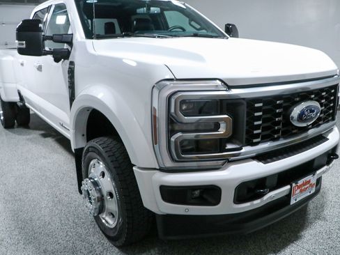 Used 2025 Ford F450 Platinum w/ FX4 Off-Road Package AWD/4WD image 5