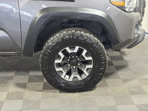 Used 2020 Toyota Tacoma TRD Off-Road image 12