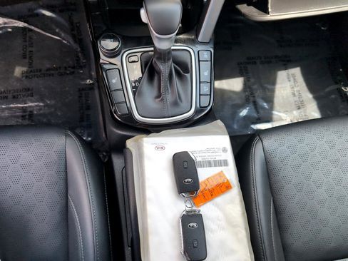 Used 2021 Kia Seltos EX image 23