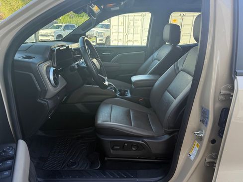 Used 2024 Chevrolet Colorado ZR2 w/ ZR2 Convenience Package III AWD/4WD image 34