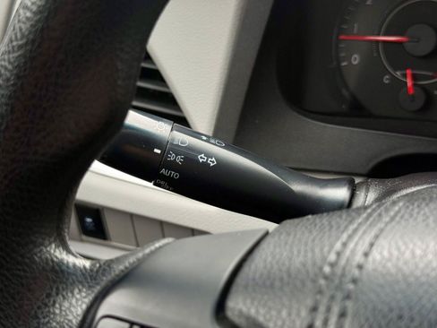 Used 2015 Toyota Sienna LE FWD image 20