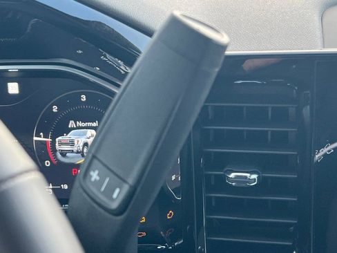 Used 2026 GMC Sierra 3500 SLT w/ SLT Premium Package image 18