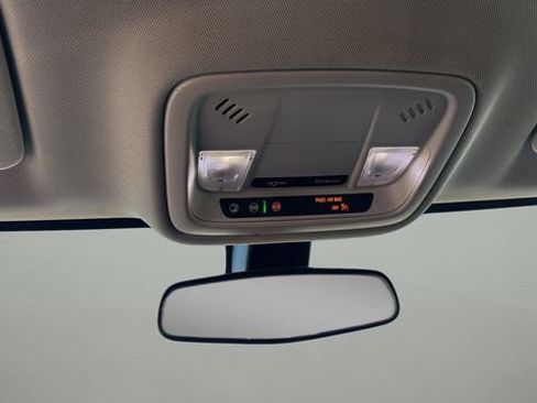 Used 2021 Chevrolet Traverse LS image 27