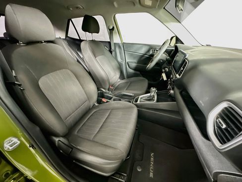 Used 2020 Hyundai Venue SE FWD image 28