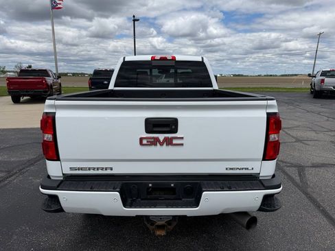 Used 2017 GMC Sierra 2500 Denali w/ Duramax Plus Package AWD/4WD image 5