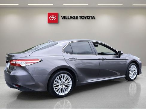 Certified 2020 Toyota Camry XLE FWD image 5