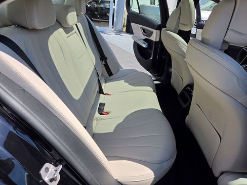 Used 2025 Mercedes-Benz E 350 Sedan image 18