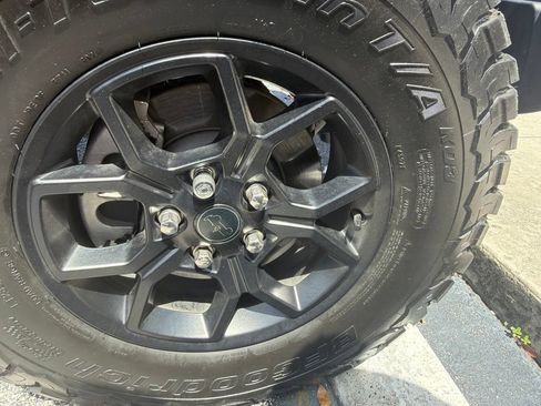 Used 2024 Jeep Wrangler Sport AWD/4WD image 38