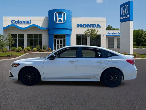 Used 2023 Honda Civic Sport image 3