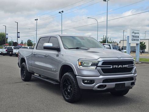 Used 2019 RAM 1500 Laramie w/ Sport Appearance Package AWD/4WD image 4