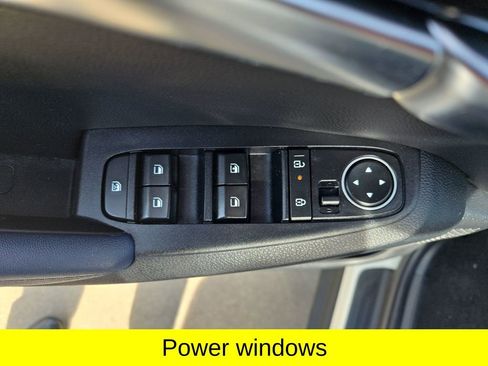 Used 2024 Kia Seltos S FWD image 15