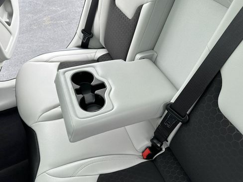 Used 2018 Jeep Compass Latitude w/ Popular Equipment Group FWD image 33