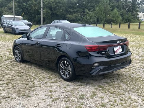 Used 2024 Kia Forte LXS FWD image 7