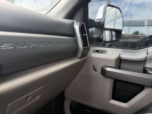 Used 2021 Ford F250 XLT w/ XLT Premium Package image 10