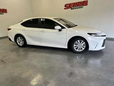 Used 2025 Toyota Camry LE w/ Convenience Package FWD image 2