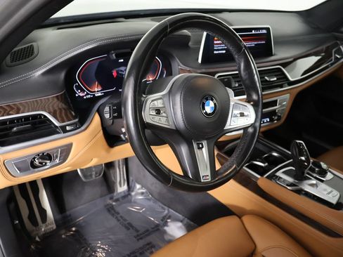 Used 2022 BMW 750i xDrive w/ Executive Package AWD/4WD image 32