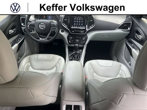 Used 2019 Jeep Cherokee Limited FWD image 27