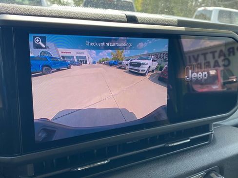 New 2025 Jeep Gladiator Sport image 43