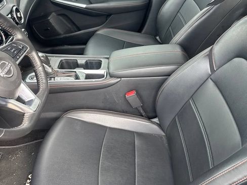 Used 2024 Nissan Sentra SR w/ SR Premium Package FWD image 10