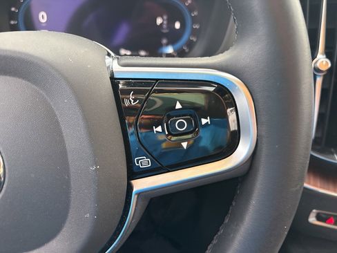 Used 2023 Volvo XC60 B5 Ultimate w/ Climate Package image 22