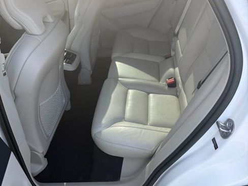Used 2023 Volvo XC60 B5 Ultimate AWD/4WD image 3
