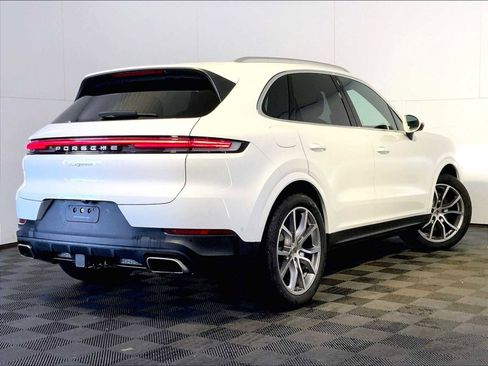 Certified 2026 Porsche Cayenne AWD/4WD image 7