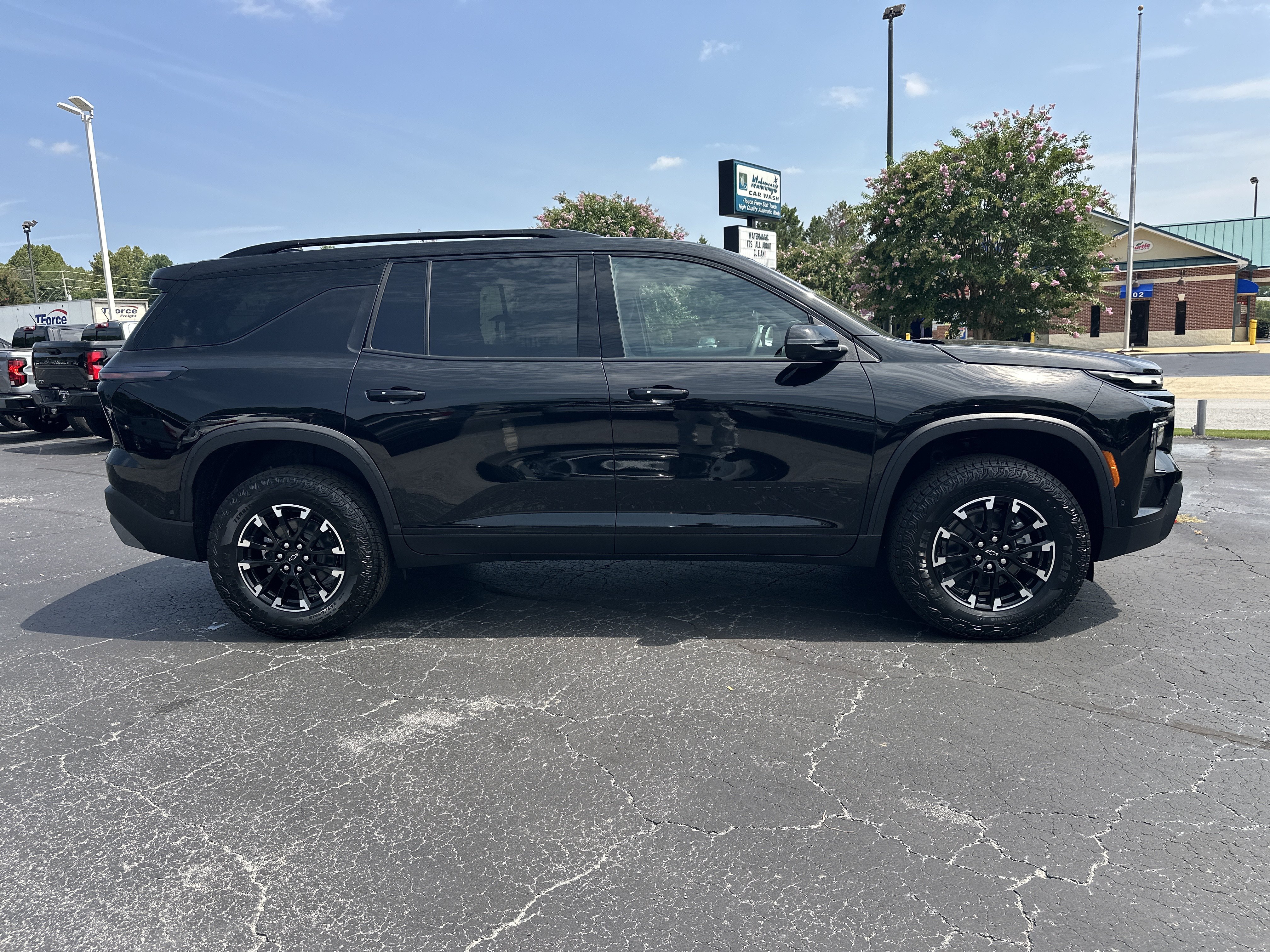 New 2026 Chevrolet Traverse Z71 w/ Enhanced Driving Package AWD/4WD image 10