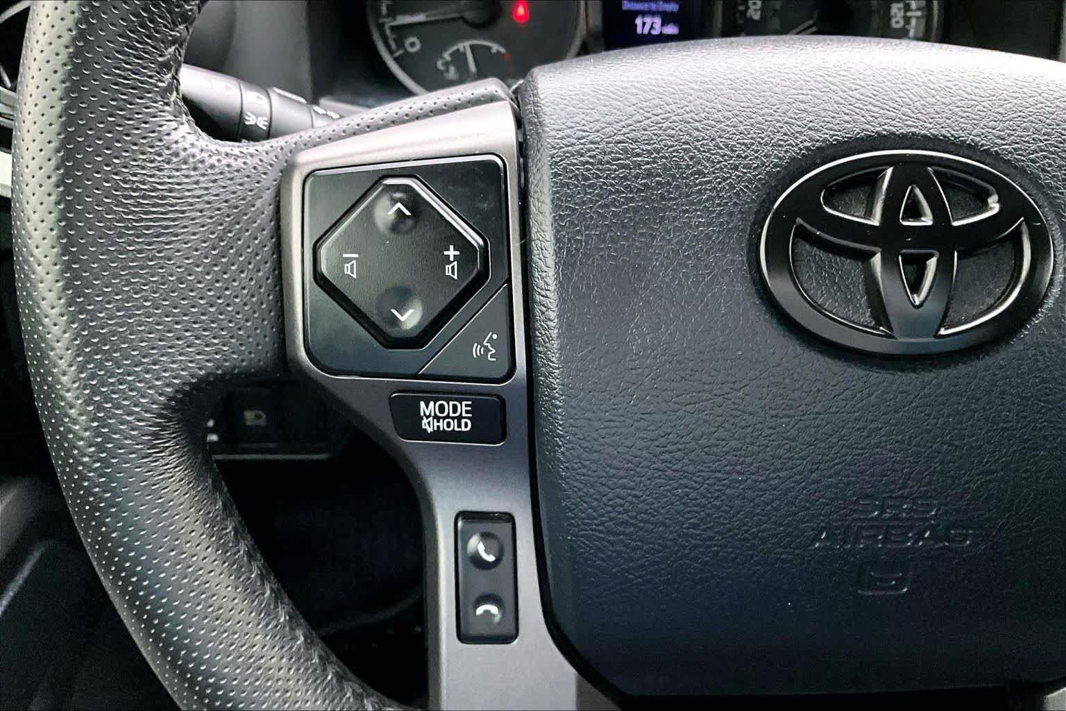 Used 2019 Toyota Tacoma TRD Off-Road AWD/4WD image 23