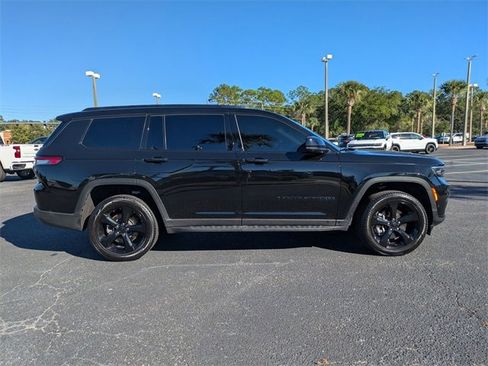 Used 2025 Jeep Grand Cherokee L Limited w/ Luxury Tech Group II image 2