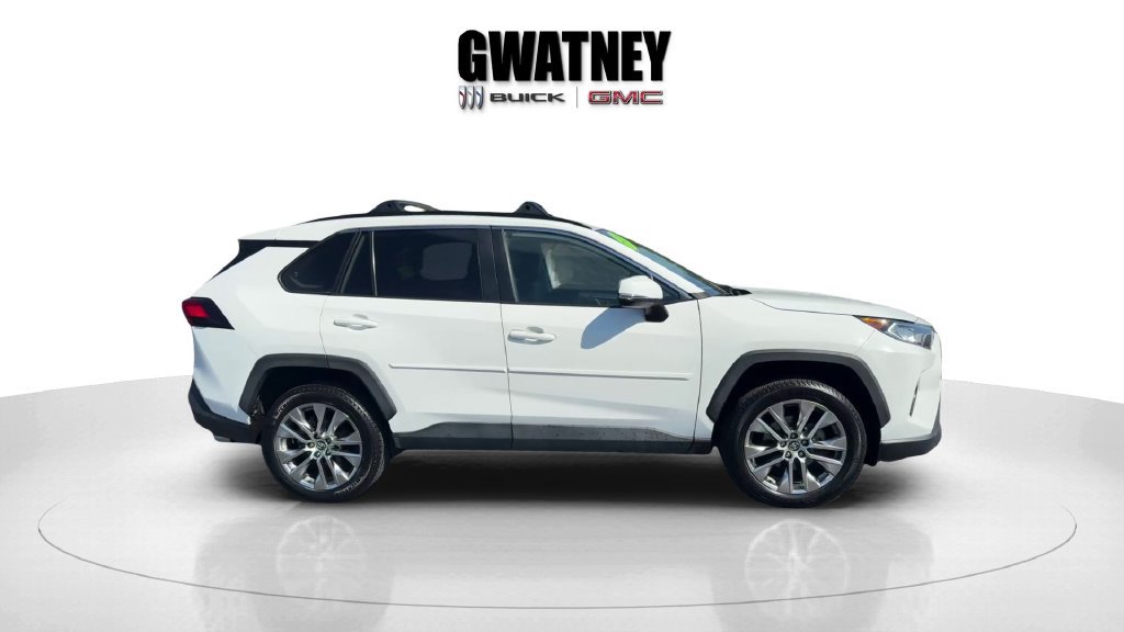 Used 2020 Toyota RAV4 XLE Premium FWD image 2