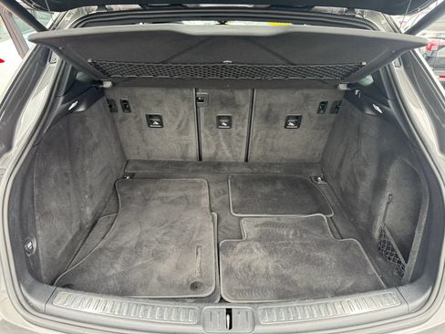 Used 2018 Porsche Macan AWD/4WD image 42