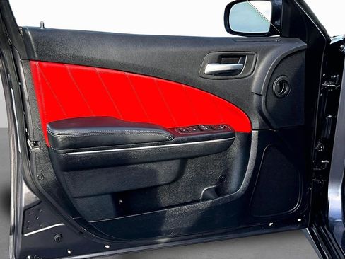 Used 2015 Dodge Charger SE w/ Popular Equipment Group image 16