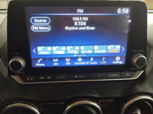 Used 2024 Nissan Sentra SV FWD image 25