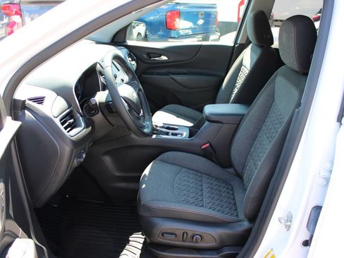 Certified 2024 Chevrolet Equinox LT FWD image 9