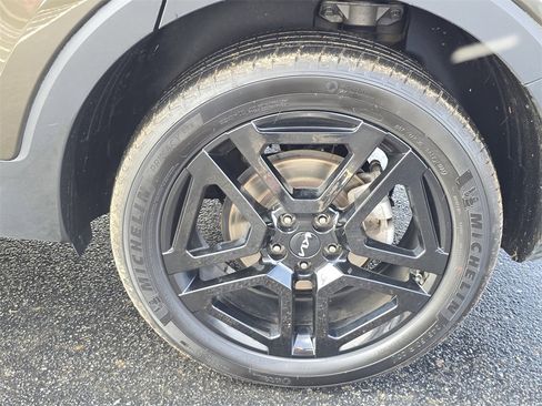 Used 2023 Kia Telluride EX X-Line image 12