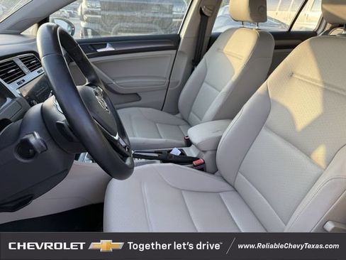 Used 2018 Volkswagen Golf SE FWD image 8