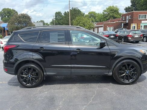 Used 2019 Ford Escape SE FWD image 4