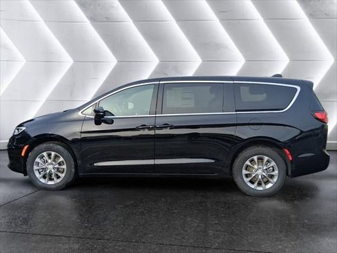 New 2026 Chrysler Pacifica Select image 19