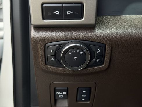 Used 2018 Ford F150 King Ranch w/ Equipment Group 601A Luxury RWD image 26