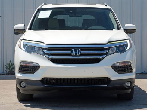 Used 2016 Honda Pilot Touring image 6