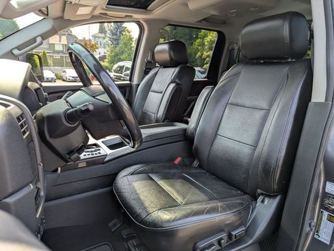 Used 2015 Nissan Titan SL w/ SL Moonroof Package AWD/4WD image 27
