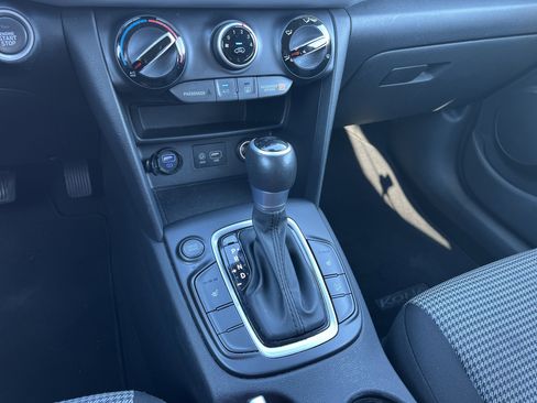 Used 2021 Hyundai Kona SEL w/ Cargo Package image 12