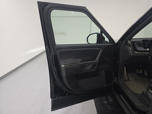 Used 2024 Rivian R1S Adventure AWD/4WD image 16