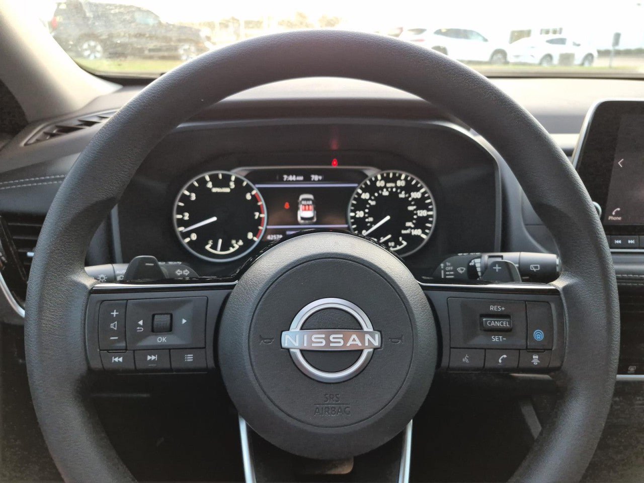 Used 2023 Nissan Rogue SV FWD image 18